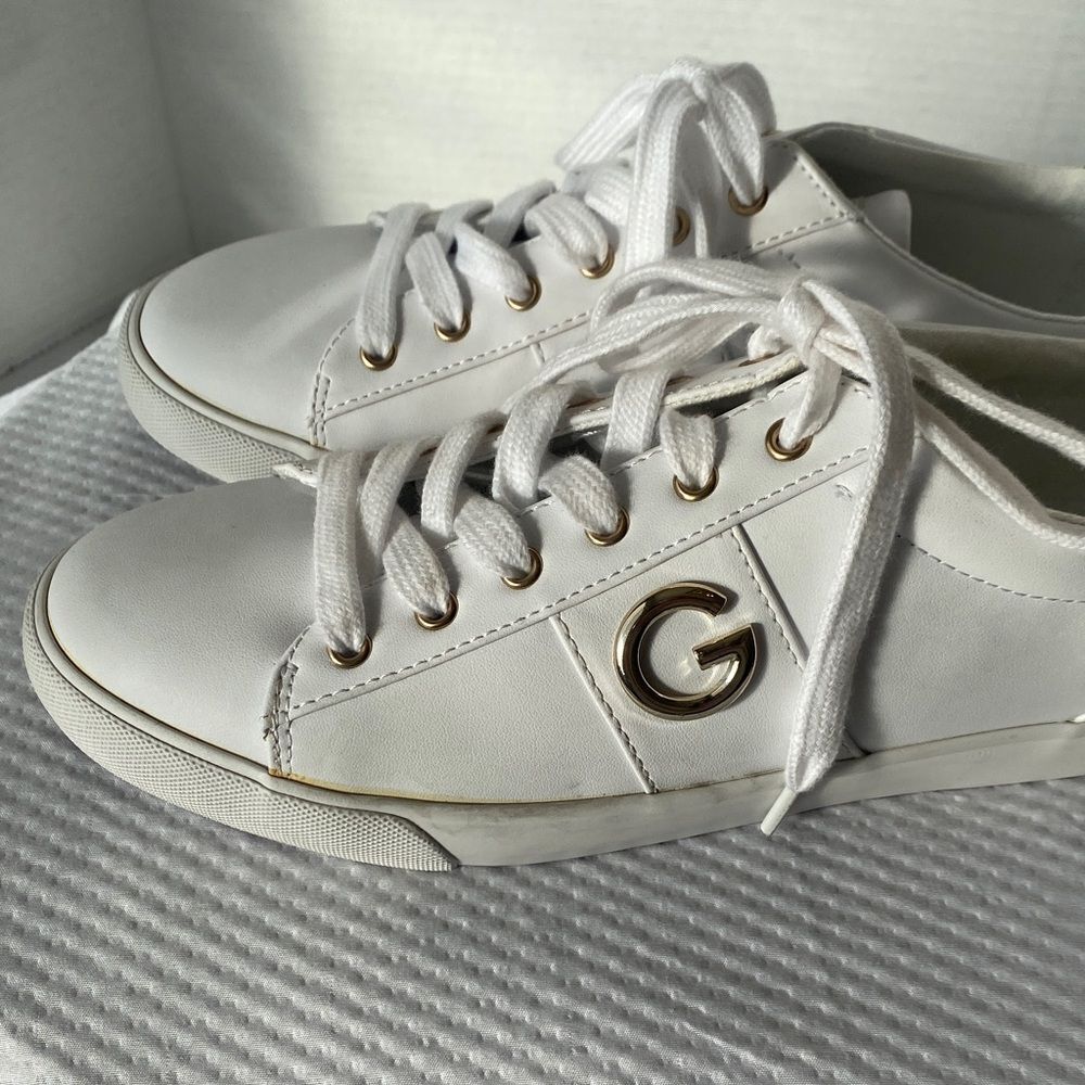 G by Guess White Sneakers with Gold Heel Accent Super Cute Women’s Size 11M NWOT - Picture 5 of 9